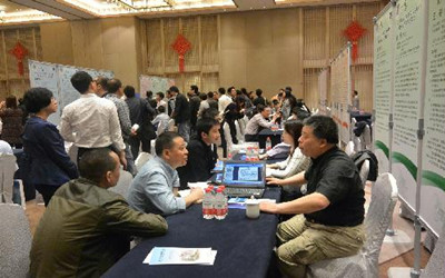 圖為海外高層次人才攜帶項(xiàng)目來嘉興考察對接