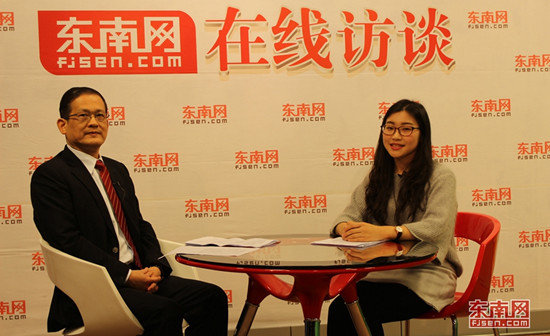 福建省人民政府僑務(wù)辦公室主任楊輝(左)做客東南網(wǎng)演播廳。