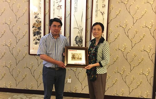 安徽省僑辦副主任黃英會(huì)見代表團(tuán)