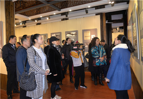中國僑網(wǎng)參觀福建華僑文化展示中心
