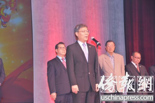 中華人民共和國駐美國洛杉磯總領(lǐng)館總領(lǐng)事劉健發(fā)表講話。(美國《僑報(bào)》/聶達(dá)