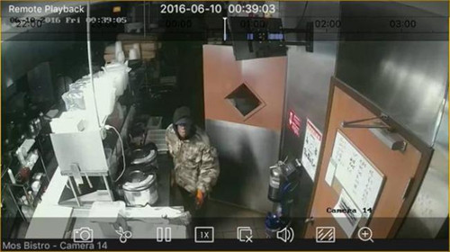 芝加哥警察局公布闖入東豪軒餐廳行竊的嫌犯監(jiān)視照片,并鼓勵(lì)民眾提供線索。(美國(guó)《世界日?qǐng)?bào)》)