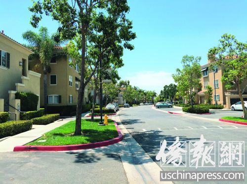 在這一處封閉式高檔公寓小區(qū)內(nèi),至少隱藏著一家月子中心租用的10套公寓。(美國《僑報》/邱晨