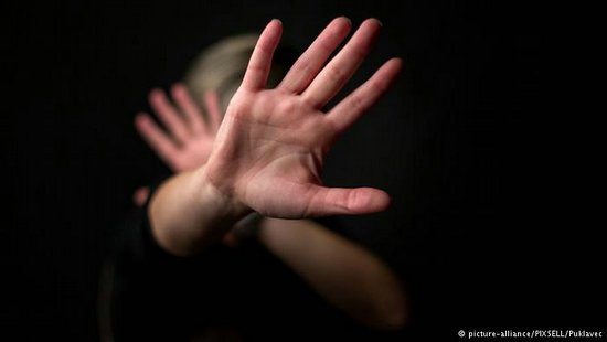 疑似女受害者微博小號回應外界質(zhì)疑。(德國之聲中文網(wǎng))