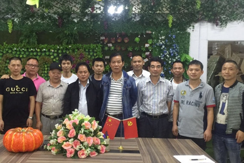 中國僑網巴西華人軍聯(lián)會向7位火災受損戰(zhàn)友捐款(巴西《南美僑報》)