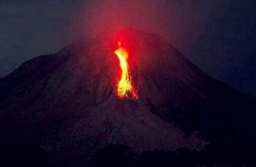 中國僑網(wǎng)印尼阿貢火山警戒級別升至最高級