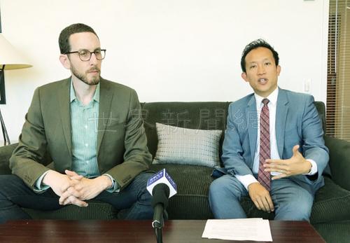 中國(guó)僑網(wǎng)加州參議員威善高(左)和州眾議員邱信福(右)希望通過(guò)加強(qiáng)立法保障低收入家庭的住房需求。(美國(guó)《世界日?qǐng)?bào)》/黃少華 攝)