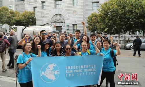 中國僑網資料圖為美國舊金山亞太裔無證移民參加示威抗議活動。 中新社記者 劉丹 攝