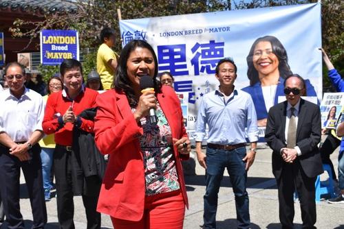 中國(guó)僑網(wǎng)舊金山市議會(huì)議長(zhǎng)布里德強(qiáng)烈表達(dá)她對(duì)華埠居民的關(guān)切。(美國(guó)《世界日?qǐng)?bào)》/黃少華 攝)