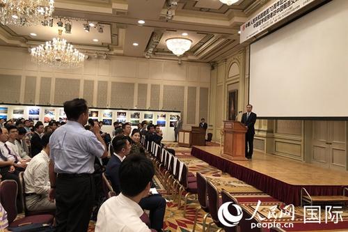 中國僑網(wǎng)中國駐日本大使孔鉉佑與日本留華畢業(yè)生進(jìn)行交流。人民網(wǎng)記者劉軍國攝