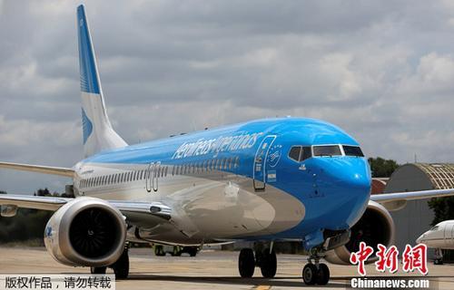 中國僑網(wǎng)資料圖:波音737 MAX 8。