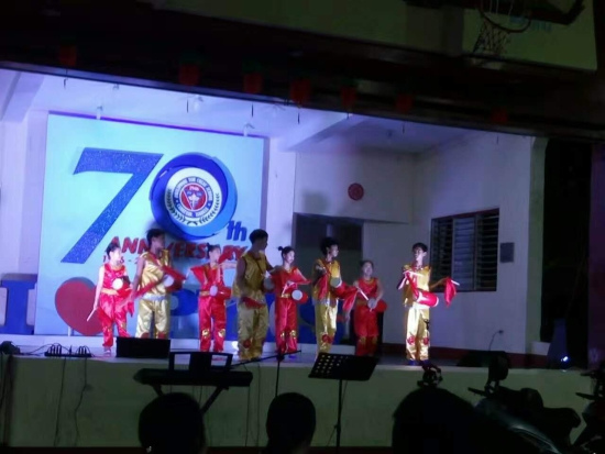 中國(guó)僑網(wǎng)腰鼓表演