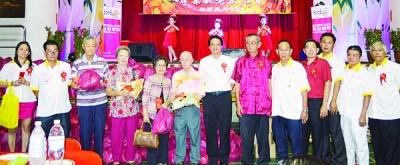 中國(guó)僑網(wǎng)合影。(馬來(lái)西亞《光華日?qǐng)?bào)》)