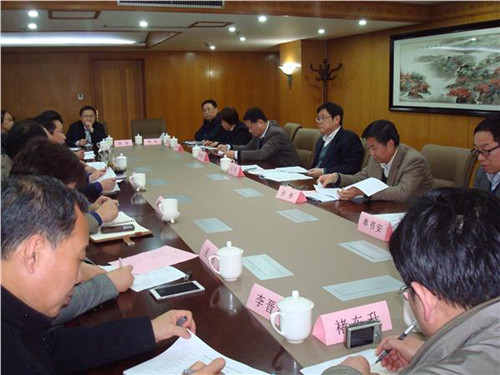 中國僑網(wǎng)王華主任會見徐州經(jīng)濟(jì)技術(shù)開發(fā)區(qū)邱成主任一行