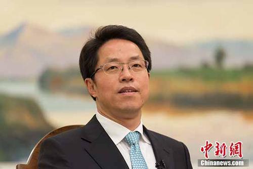 中國僑網(wǎng)資料圖:全國人大代表、國務(wù)院港澳辦主任張曉明。 中新社記者 崔楠 攝