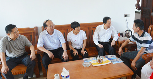 中華見義勇為基金會(huì)理事長(zhǎng)賈春旺率隊(duì)到文昌市開展慰問活動(dòng)