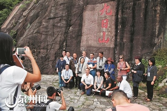 中國僑網(wǎng)海絲景點(diǎn)吸引各國學(xué)者 (曉東 攝)