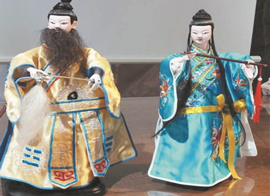 中國(guó)僑網(wǎng)黃雪玲設(shè)計(jì)的木偶《呂洞賓》