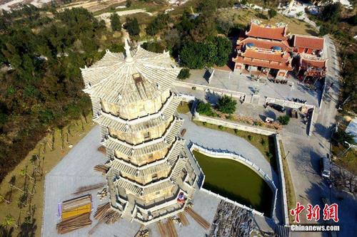 中國(guó)僑網(wǎng)圖為九日山祈風(fēng)石刻。