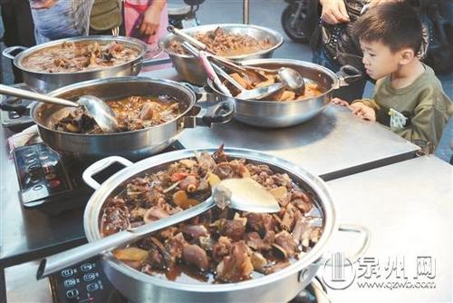 中國(guó)僑網(wǎng)水門(mén)巷羊肉火爆