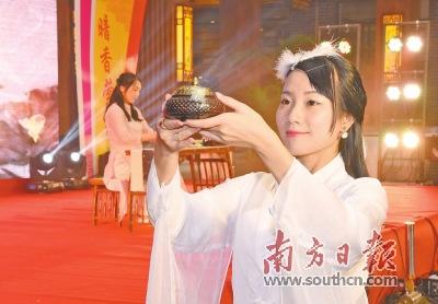 中國僑網(wǎng)香道表演是香博會的精彩節(jié)目之一。 楊興樂 攝