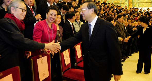 楊潔篪會(huì)見(jiàn)出席第三屆世界華文教育大會(huì)代表