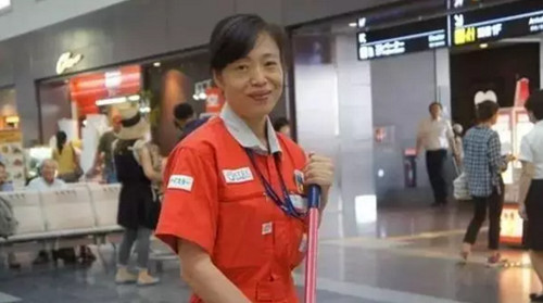 中國大媽在日本掃出最干凈機(jī)場(chǎng)
