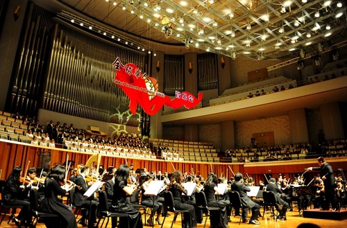中國僑網(wǎng)多國著名交響樂團的十余位首席華人演奏家參演音樂會(中新網(wǎng))