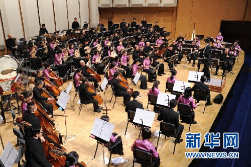 8月22日晚,新加坡華樂(lè)團(tuán)為觀眾呈現(xiàn)“一曲難忘II”絲竹盛宴