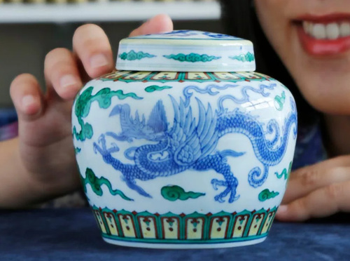 在英國(guó)索爾茲伯里發(fā)現(xiàn)的雍正瓷罐。(資料圖