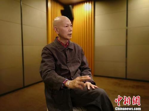 中國(guó)僑網(wǎng) 圖為羅家英接受記者采訪。 劉賢 攝