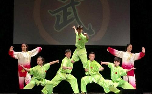 中國(guó)僑網(wǎng)演出現(xiàn)場(chǎng)。