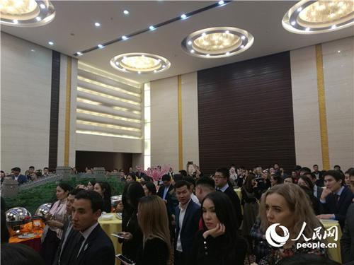 中國僑網招待會現(xiàn)場(記者 周翰博攝)