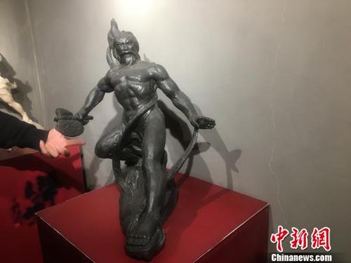 中國(guó)僑網(wǎng)《華夏魂》系列作品之一《盤古》 武一力 攝